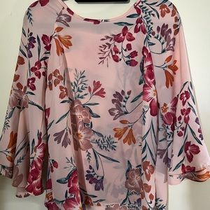 Gently used floral office blouse with statement sleeves size small